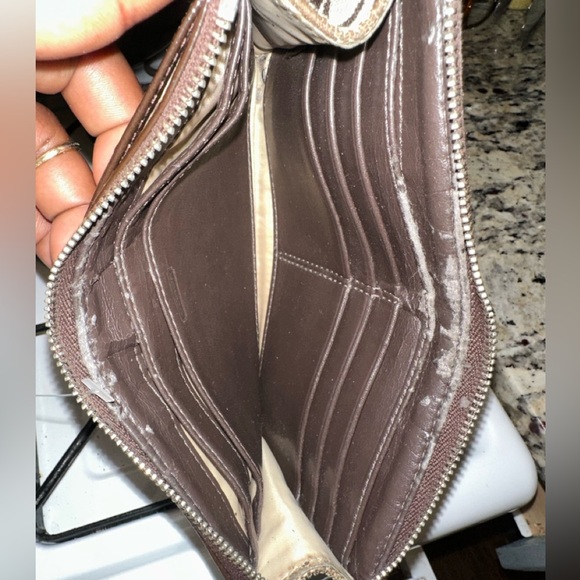 Coach Hampton wallet turnlock patent leather signature C - Picture 7 of 8